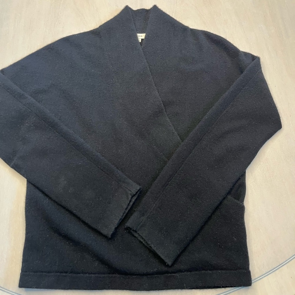 Vince Women’s Black Surplus Neckline 100% Cashmere Sweater